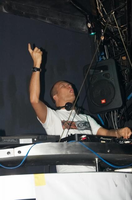 Debarcader DJ Groov